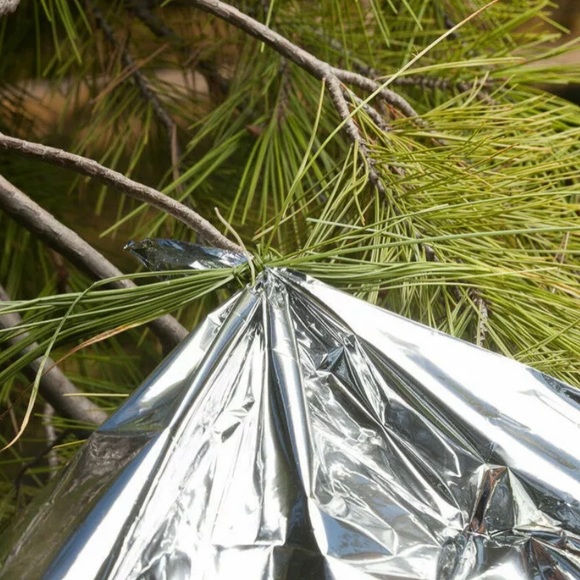 Mylar Survival Blanket Insulating Thermal Space Blanket Poncho Emergency 5 Pack - Picture 7 of 9